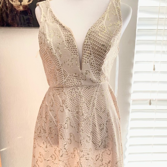 Going out dress - Picture 2 of 4